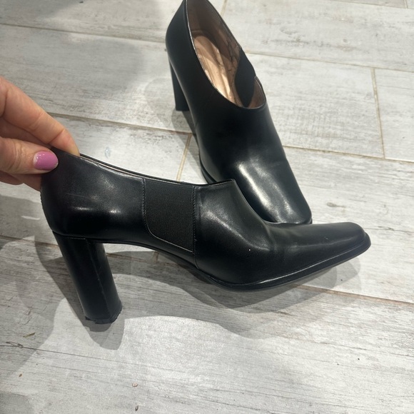 Unisa Black Leather Block Heel Shoe – Size 7B – Made in Brazil - Picture 2 of 7